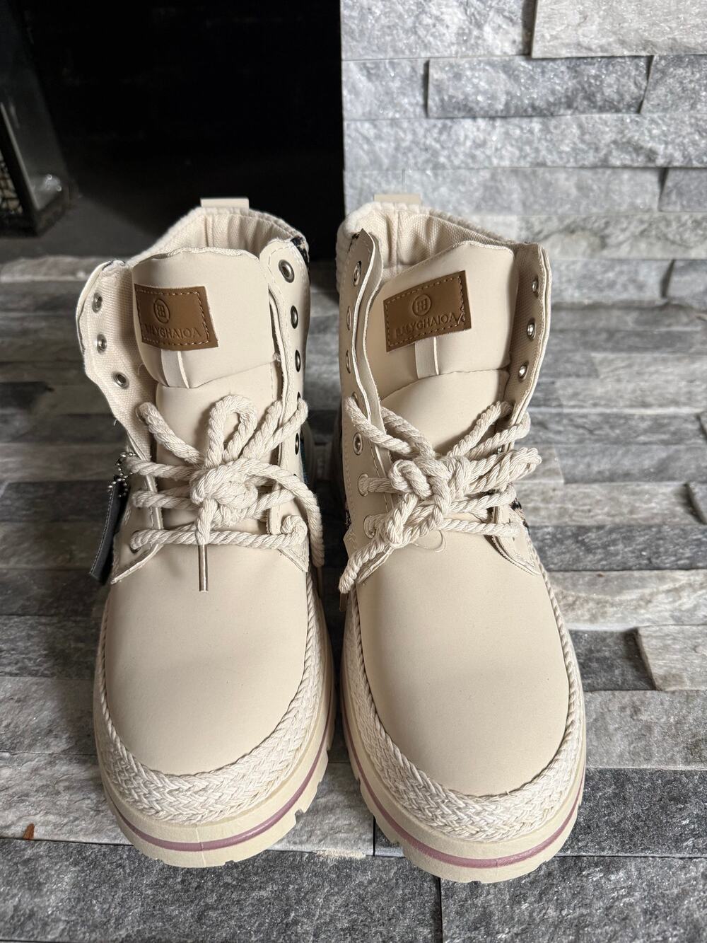 Men's Classic Versatile Workwear Boots, Cartoon-Detailed Surface Mens 9.5